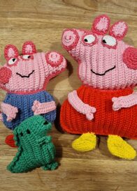 Handgemaakte set van Peppa, George en Dino knuffels