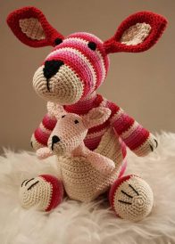 Kangaroe met baby in Roze