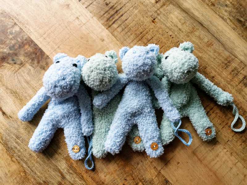 Speenknuffeltje meneer Nijlpaard in mint en licht blauw